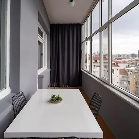 Luxury & Fully Equipped 3br Apt. In Sisli Апартаменты